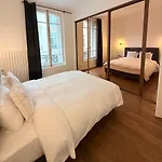 Central Champs Élysée - High Luxury 2 Bedroom Apartment